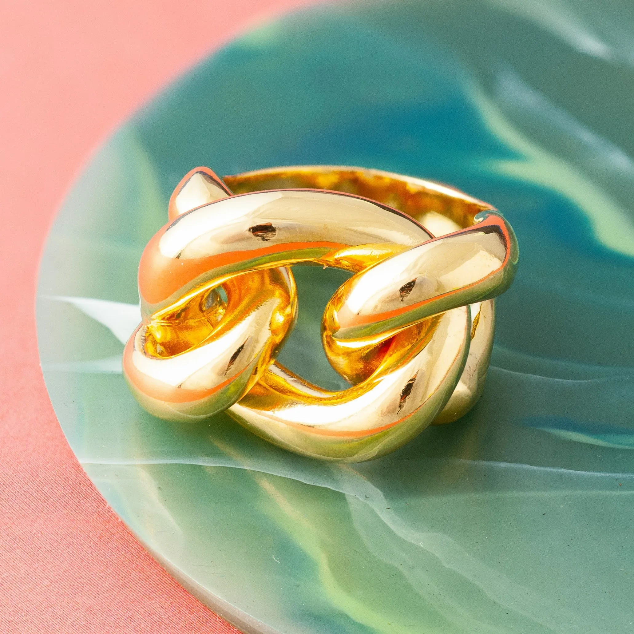 GOLD CHUNKY CHAIN RING