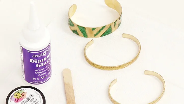 How to Use Diamond Glaze with Glitter for a Permanent Adhesive